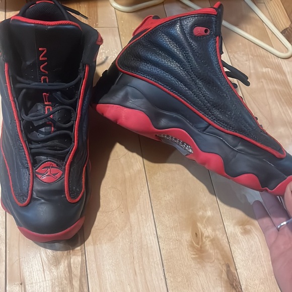 Youth size 6y Jordan pro strong sneakers - Picture 2 of 3